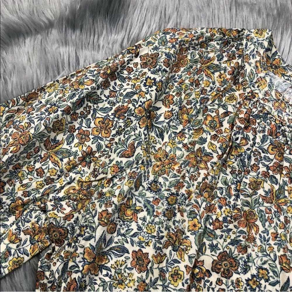 Universal Thread Multicolored Floral Pintuck Blouse Size Medium - Picture 5 of 6